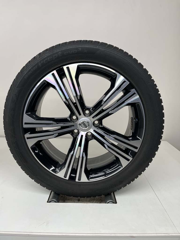 Volvo XC40 - 19 inch