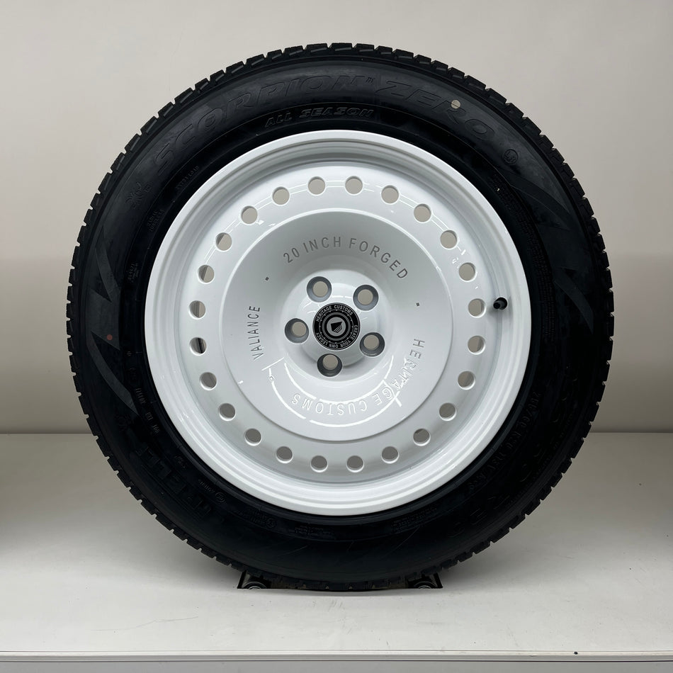 Land Rover Defender - 20 inch